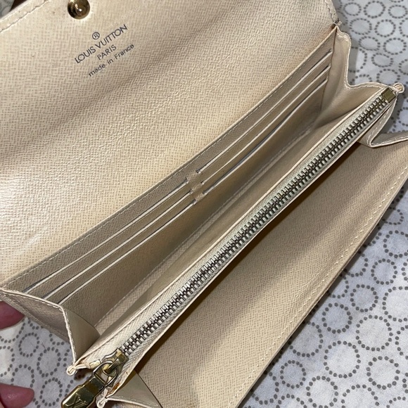 Louis Vuitton Azur Sarah Wallet - Picture 9 of 15